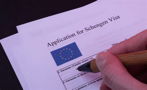Information on visa applications, entry to Germany.